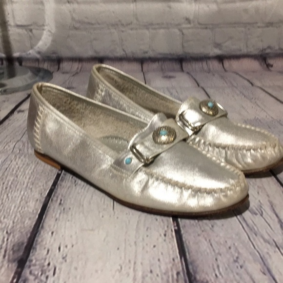 New Listing -  Vintage Silver leather flats with turquoise accents Sz 6 - Picture 2 of 7